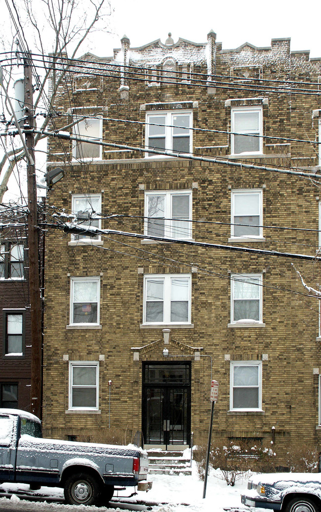 127 Carlton Ave in Jersey City, NJ - Building Photo - Building Photo