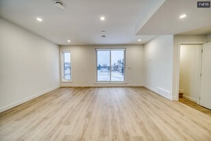2210-2249 49 Ave SW in Calgary, AB - Building Photo
