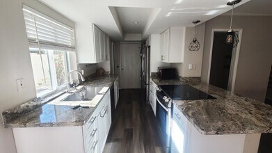 8645 S 51st St in Phoenix, AZ - Building Photo - Building Photo