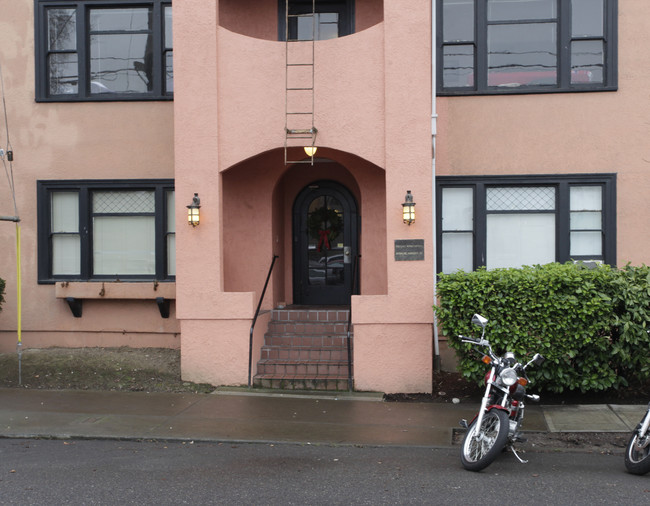 Poplar Apartments in Portland, OR - Foto de edificio - Building Photo