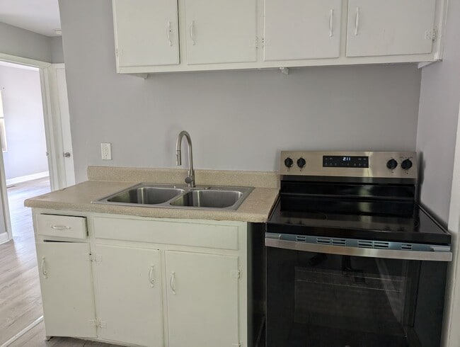 3600 Morris Field Dr in Charlotte, NC - Building Photo - Building Photo
