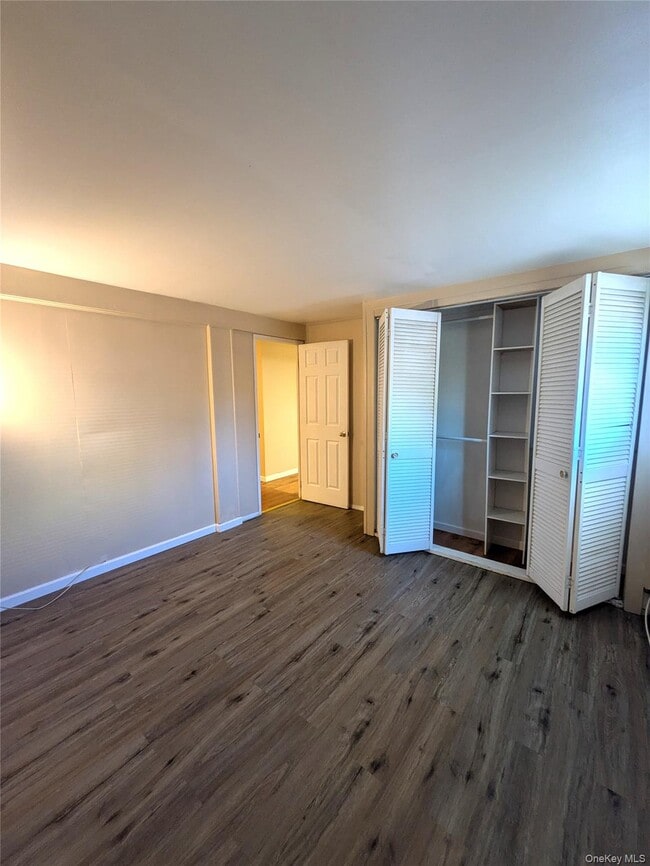 50 Sand St in Massapequa, NY - Building Photo - Building Photo