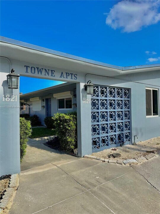 1821 N 17th Ct in Hollywood, FL - Building Photo
