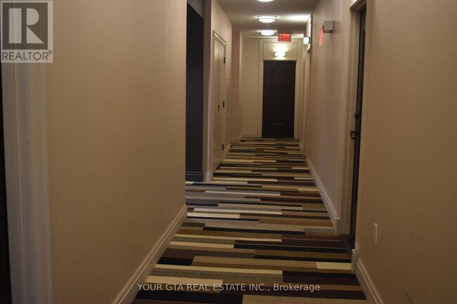 385-2385 Prince of Wales Dr in Mississauga, ON - Building Photo - Building Photo