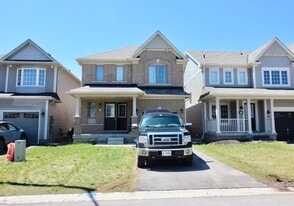 7861 Hoptree Rd in Niagara Falls, ON - Building Photo