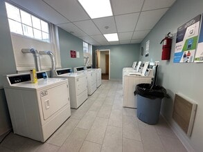 Summit Place Apartments in West Springfield, MA - Building Photo - Building Photo