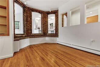239 Bradley St in New Haven, CT - Building Photo - Building Photo