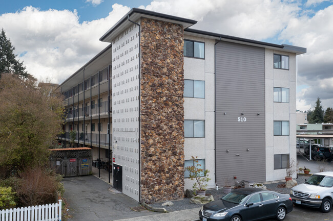 The Camelot Condominiums in Edmonds, WA - Building Photo - Building Photo