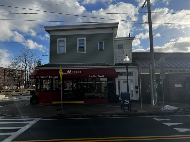 512 Franklin St, Unit A in Melrose, MA - Foto de edificio - Building Photo