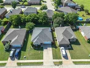 836 Cedar Ridge Ln in Burleson, TX - Building Photo - Building Photo