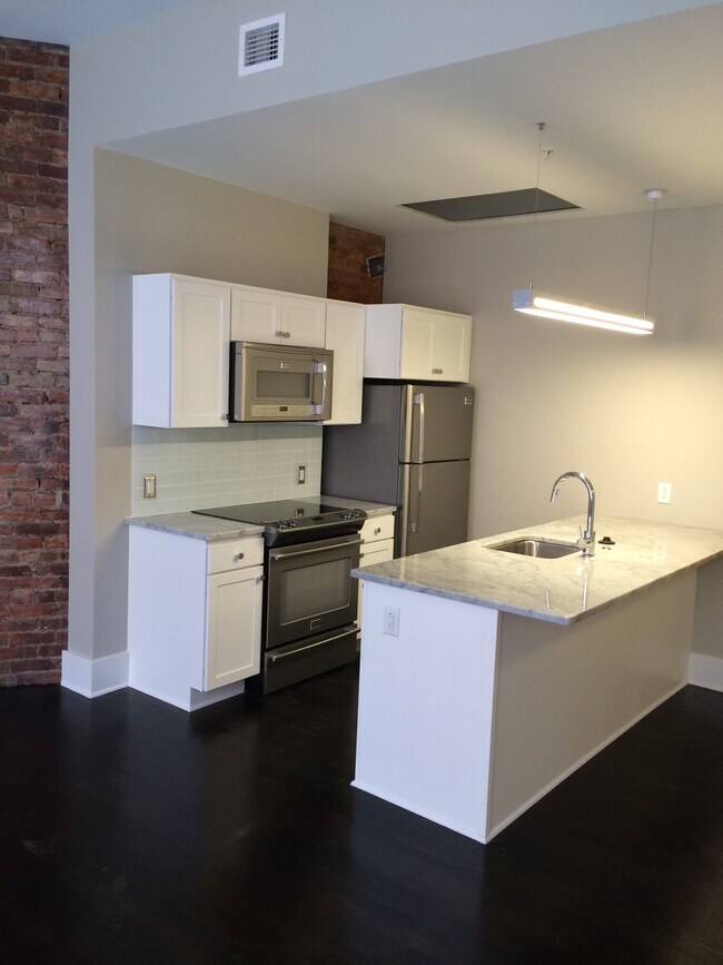 304 S Salina St Apartments and Nearby Syracuse Apartments For Rent