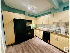 1739 Tomlinson Common NW in Edmonton, AB - Building Photo - Building Photo