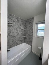 1003 W Bluebonnet Dr in San Marcos, TX - Building Photo - Building Photo