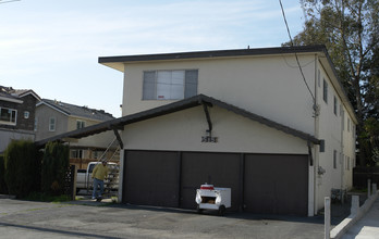 515 Harris Rd in Hayward, CA - Building Photo - Building Photo