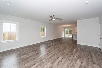 208 Swanson Dr in Summerville, SC - Building Photo - Building Photo