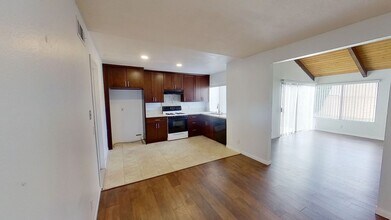 404 N Richard St in Orange, CA - Building Photo - Building Photo