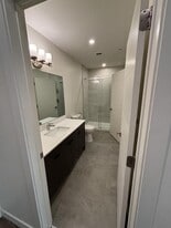 5623-5623 Fenwick St in Halifax, NS - Building Photo