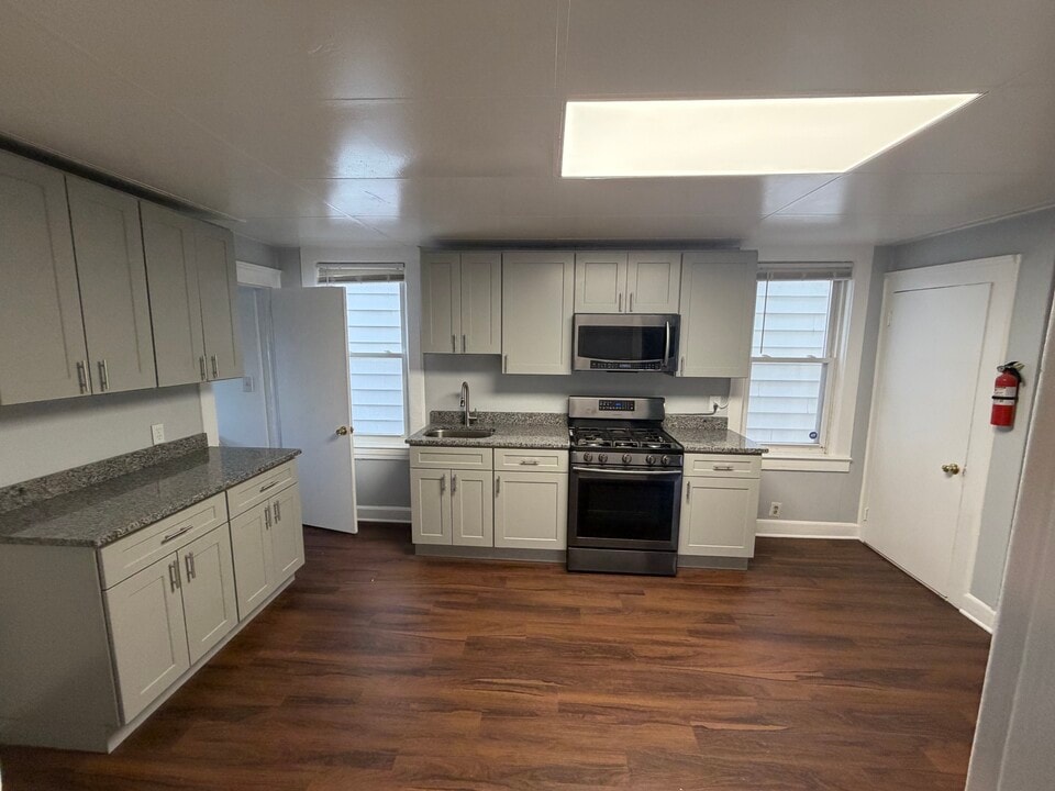 738 Edgar Rd, Unit 2 in Elizabeth, NJ - Building Photo