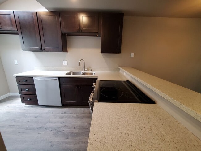 property at 1500 Lake Park Dr SW