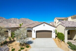 80422 Platinum Wy in La Quinta, CA - Building Photo