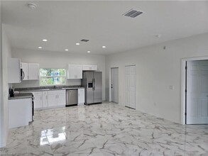 612 Kleinart Dr in Lehigh Acres, FL - Building Photo - Building Photo