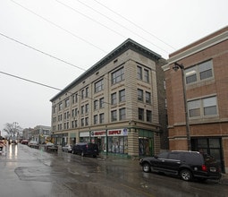 601-615 W Historic Mitchell St in Milwaukee, WI - Foto de edificio - Building Photo