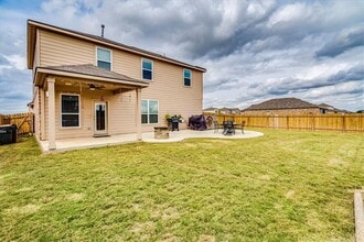 1663 Violet Ln in Kyle, TX - Building Photo - Building Photo