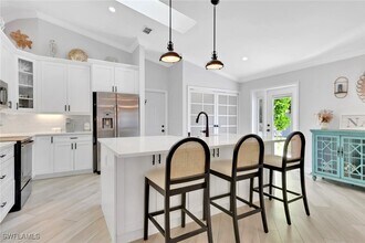 1151 Jardin Dr in Naples, FL - Building Photo - Building Photo