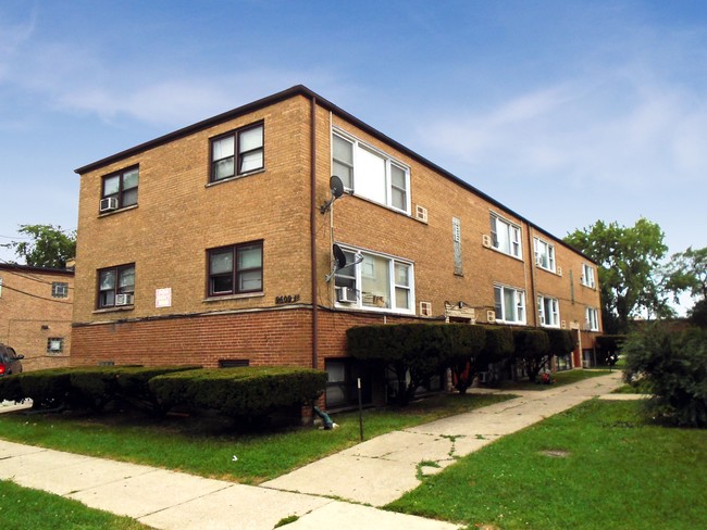 9609-9611 Nevada Ave in Franklin Park, IL - Foto de edificio - Building Photo