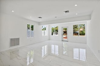 2201 NE 9th Ave in Wilton Manors, FL - Foto de edificio - Building Photo