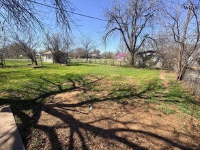 105 S Mulberry St in Archer City, TX - Building Photo - Building Photo