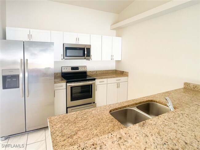 2007 Chiquita Blvd S in Cape Coral, FL - Building Photo - Building Photo