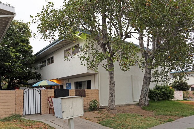 14082 Buena St in Garden Grove, CA - Foto de edificio - Building Photo