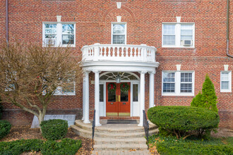 Mermont Apartments in Bryn Mawr, PA - Building Photo - Building Photo