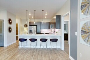 Solana Lucent Station in Highlands Ranch, CO - Building Photo