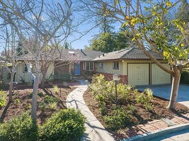 131 Spring St in Santa Cruz, CA - Building Photo