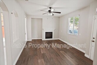 24622 Montevista Cir in Santa Clarita, CA - Building Photo - Building Photo