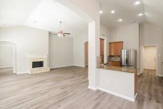 13406 Lake Passage Ln in Houston, TX - Building Photo - Building Photo
