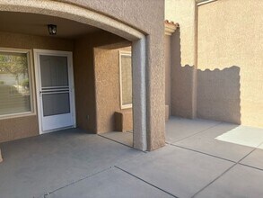 10041 Arbuckle Dr in Las Vegas, NV - Foto de edificio - Building Photo
