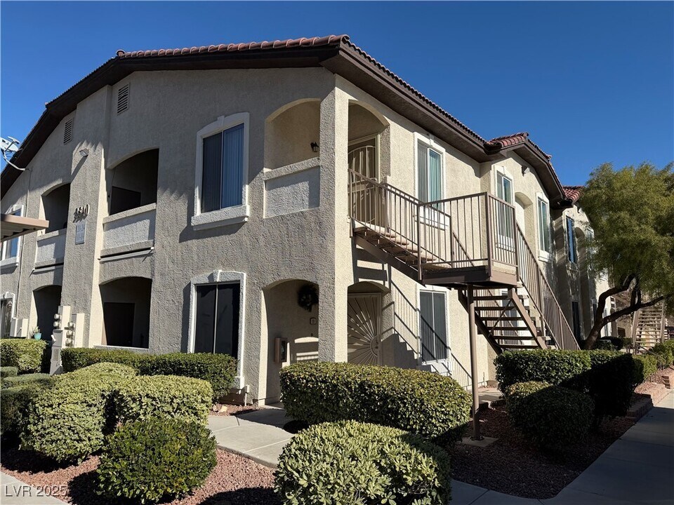 3540 Cactus Shadow St in Las Vegas, NV - Building Photo