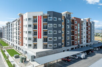 Skyline Peaks in Draper, UT - Foto de edificio - Building Photo