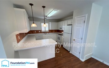 1066 W Montebello Cir in Memphis, TN - Building Photo - Building Photo