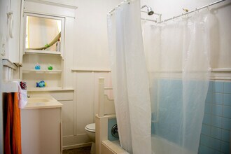 1812 Hornblend St in San Diego, CA - Foto de edificio - Building Photo