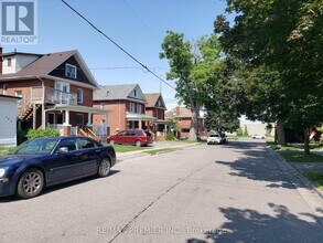 152 Elgin St E in Oshawa, ON - Building Photo - Building Photo