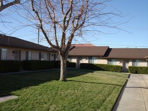 15050 Sequoia Ave in Hesperia, CA - Building Photo - Building Photo