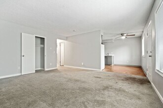 8332 SW 21st Ave in Portland, OR - Building Photo - Building Photo