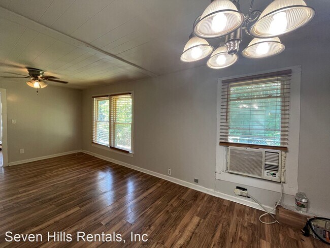 1506 Cave Spring Rd SW photo'