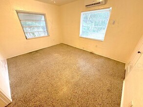 501 SE 12th Ct in Fort Lauderdale, FL - Foto de edificio - Building Photo