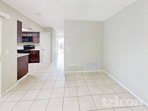 107 Cinnamon Dr in Orlando, FL - Foto de edificio - Building Photo