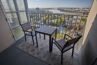 University Club Apartments in Tulsa, OK - Foto de edificio - Building Photo